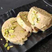 Creamy malai kulfi slice with cardamom flavor